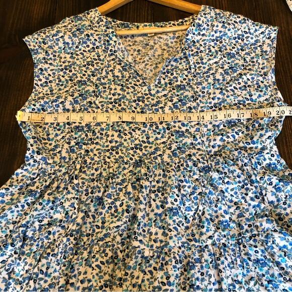 June and Delancey Liberty Floral Peplum Hem Tunic Woman’s Size Medium - Picture 5 of 8